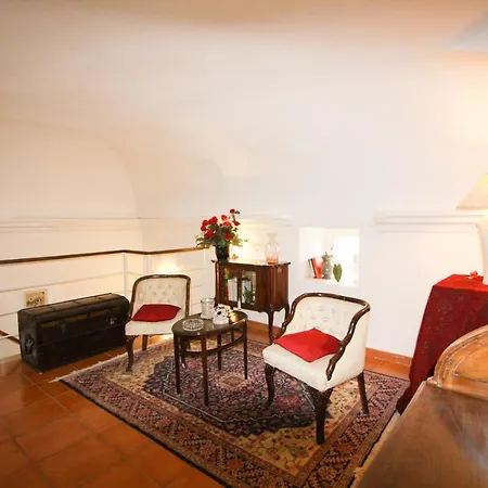 Palazzo Scaraggi Il Solito Posto 住宿加早餐酒店 3*