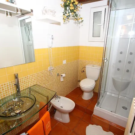 Bed & Breakfast Palazzo Scaraggi Il Solito Posto