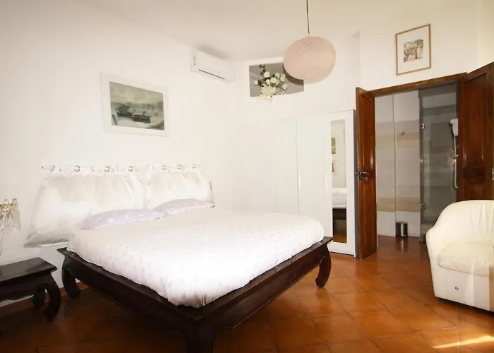 Palazzo Scaraggi Il Solito Posto 3* ביטונטו